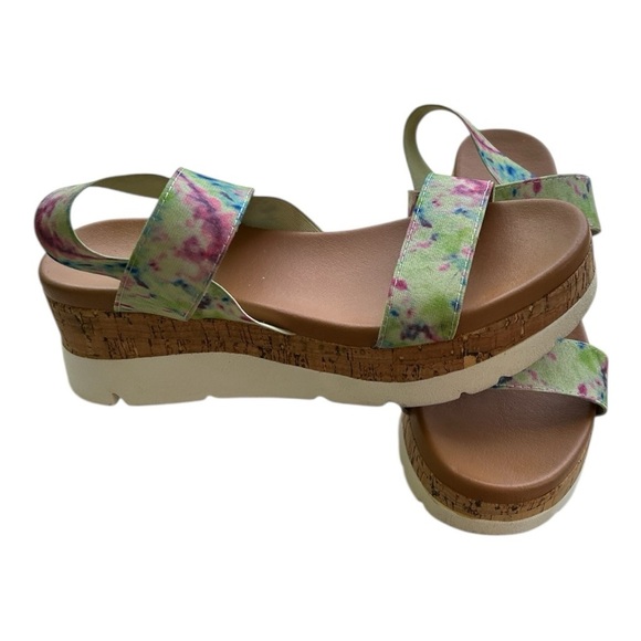 Maui Island Green and Pink Sandals with Watercolor Design - Picture 3 of 4